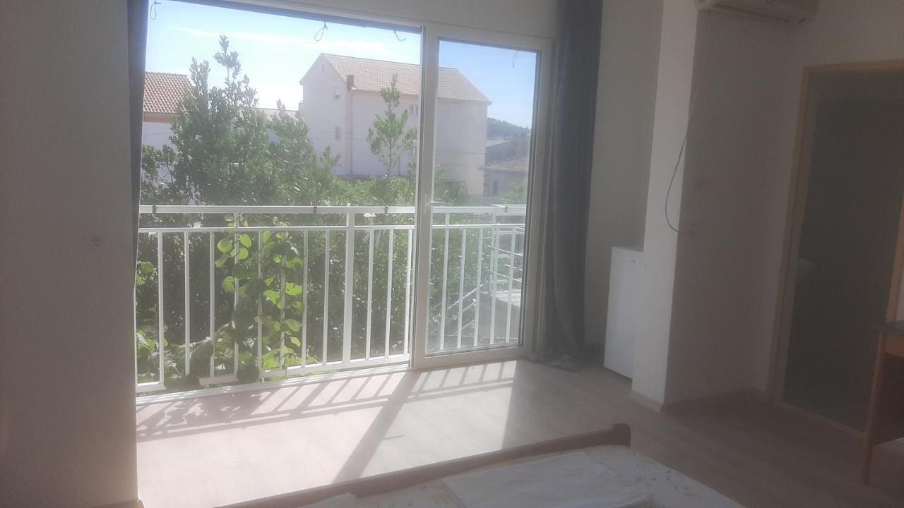 Basil Apartments And Rooms เบทินา ภายนอก รูปภาพ