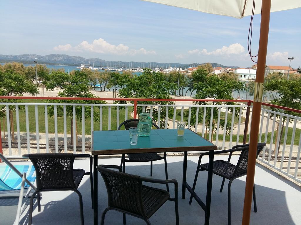 Basil Apartments And Rooms เบทินา ภายนอก รูปภาพ