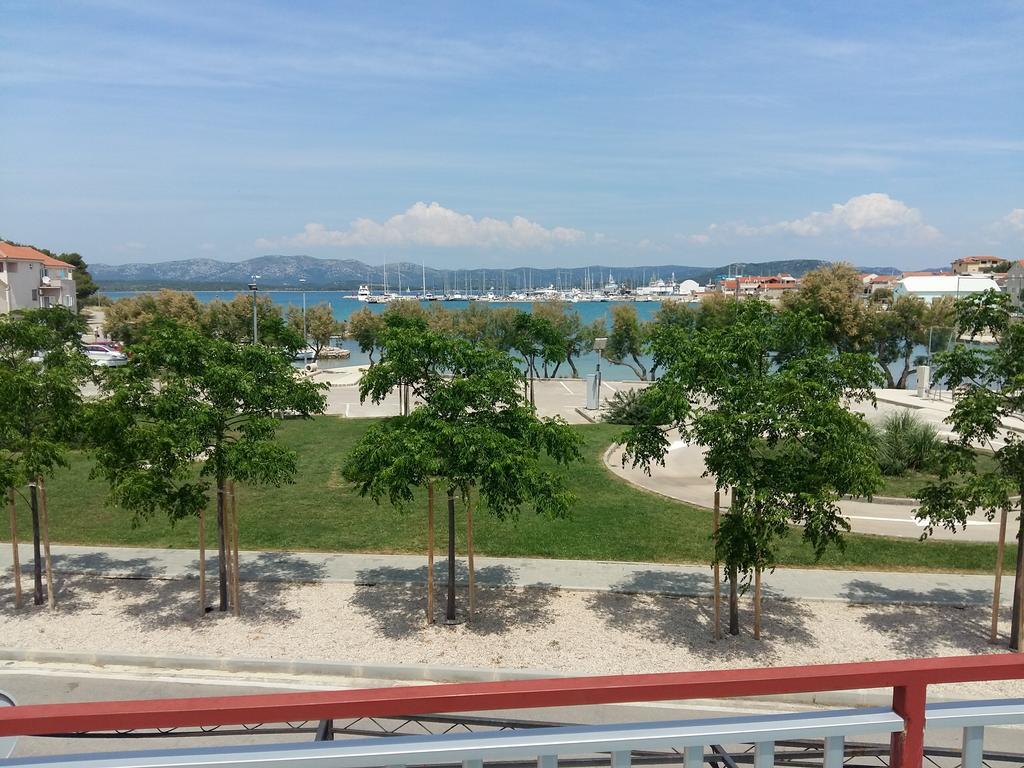 Basil Apartments And Rooms เบทินา ภายนอก รูปภาพ
